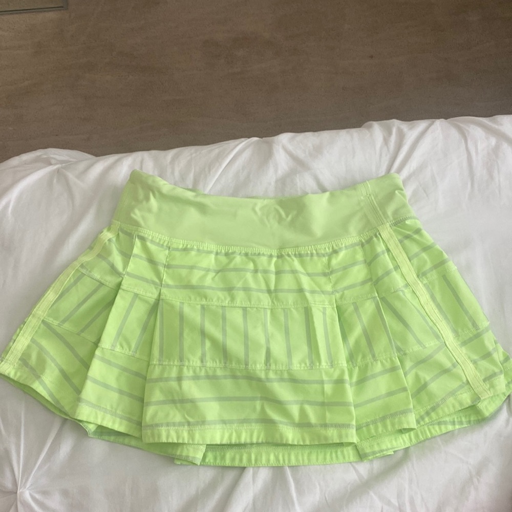 Super rare lululemon skirt!!
